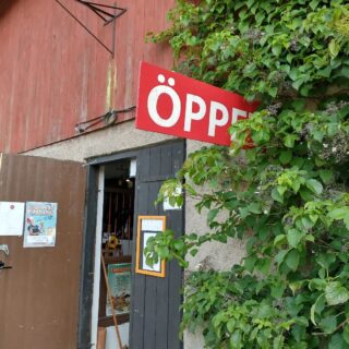 Quiz night at @carlas_cafe starts soon. Wish us luck!